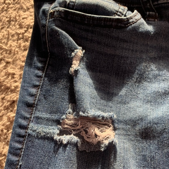 Hollister size 3short ripped skinny jeans. W26 L29 - Picture 5 of 12